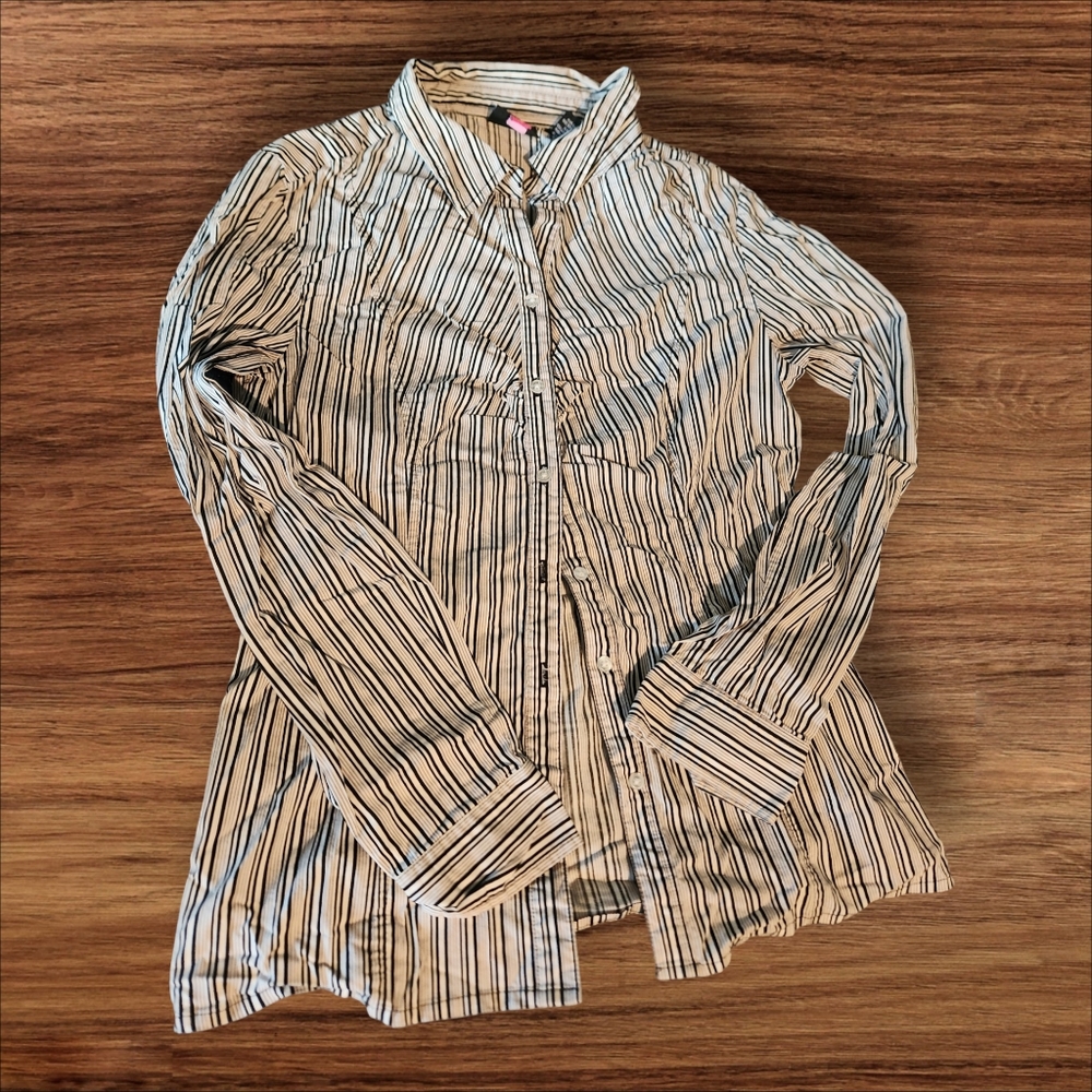 Stretchy button down